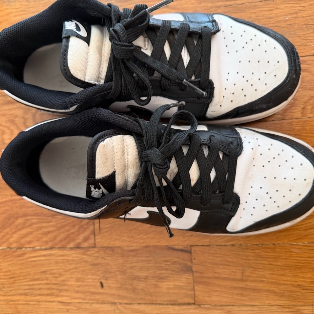 Nike Men's Black and White Sneakers